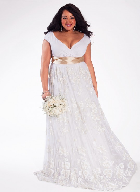 Plus Size Wedding Dress Of The Week - The Pretty Pear Bride - Plus ...