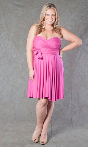 {Friday Find} Plus Size Bridesmaid Dress by Sealed with a Kiss Designs