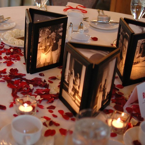 Wedding DIY: Illuminated Picture Frames
