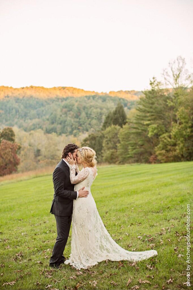 kelly clarkson gets married