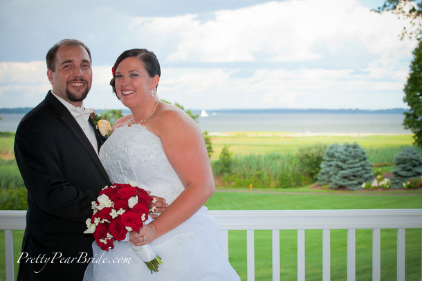 {Real Plus Size Wedding} Red Wedding in Massachusetts by Flutter Flair Photography