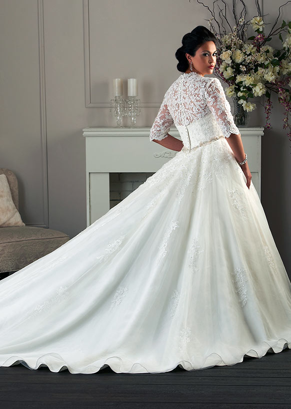 The Best and Most Flattering Plus Size Wedding Dresses