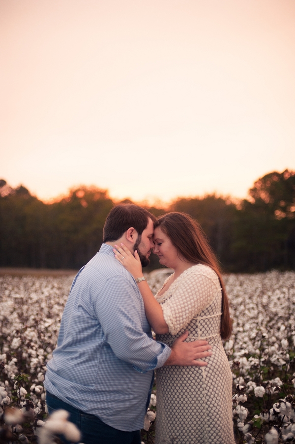 {Curvy Engagement Session} Simple Sweet Fall Engagement Session