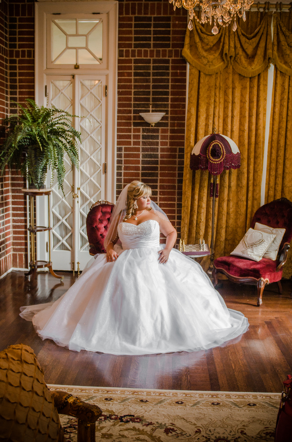 plus size bride, curvy brides 