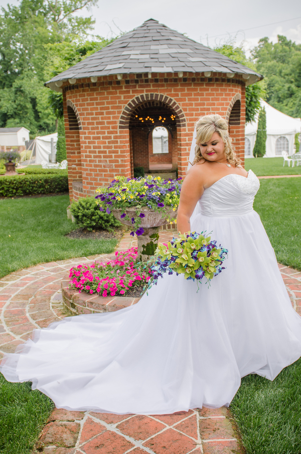 plus size bride, curvy brides 