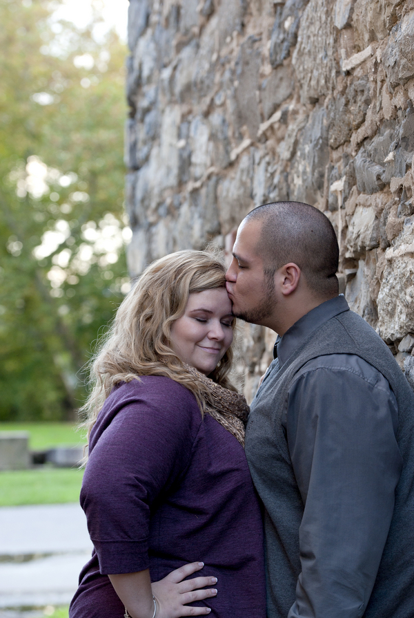 {Real Curvy Engagement} Outdoor Fall Love in Pennsylvania | K. Moss Photography