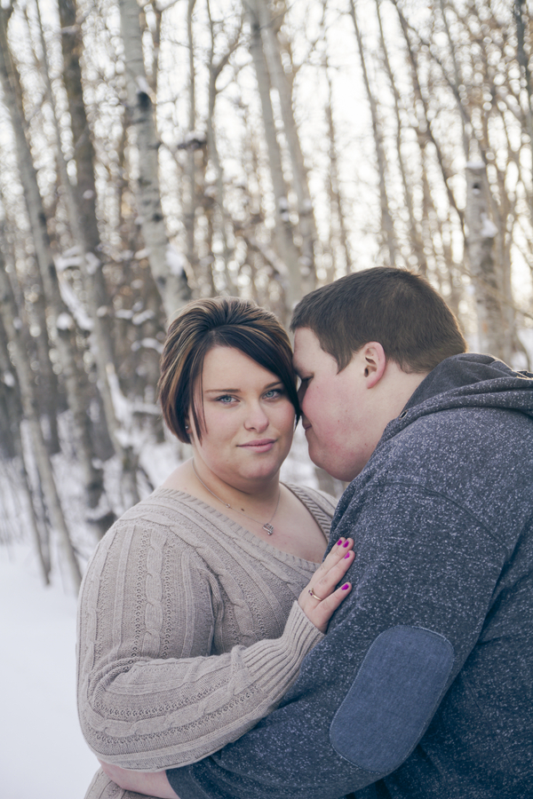 {Curvy Engagement} Snowy Snuggles in Canada | Triangle H Photography
