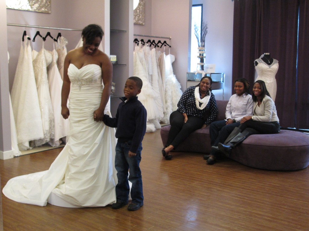 plus size brides, plus size bridal gowns, 