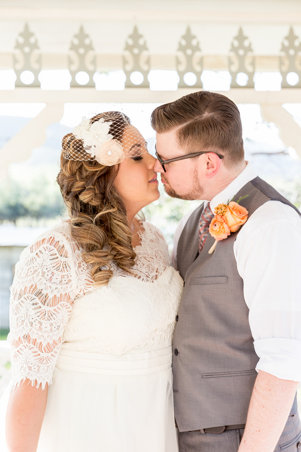 plus size bride, curvy brides, pretty pear bride 