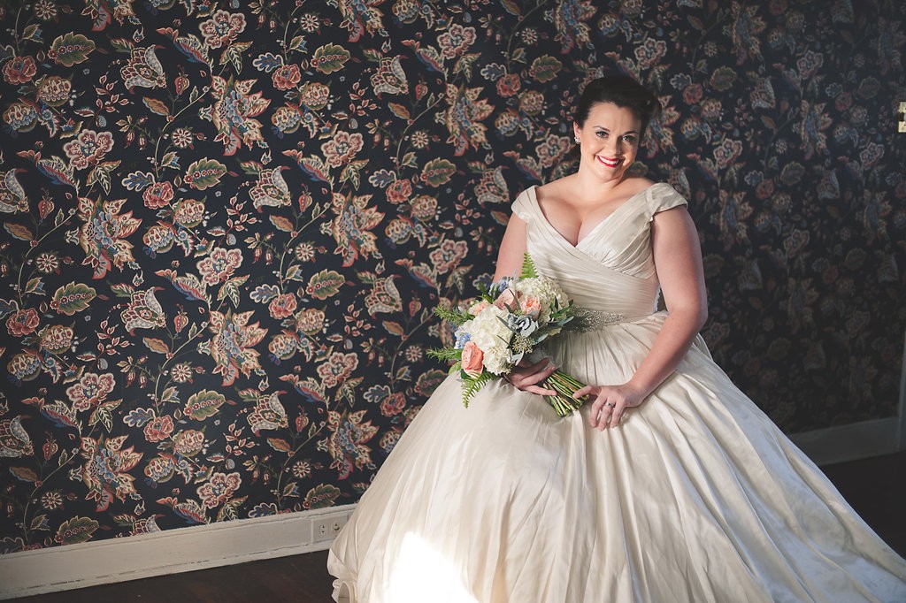 curvy brides, plus size brides 