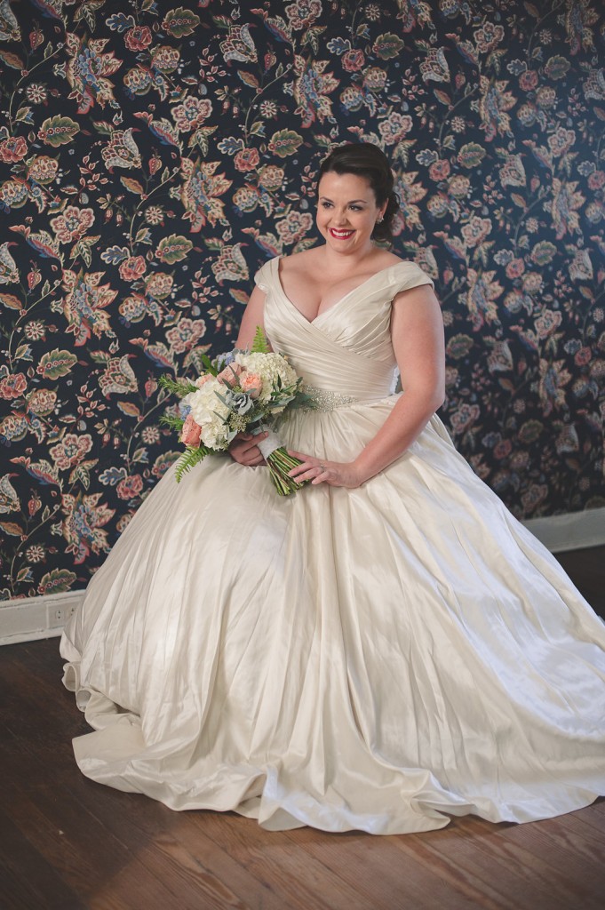 curvy brides, plus size brides 