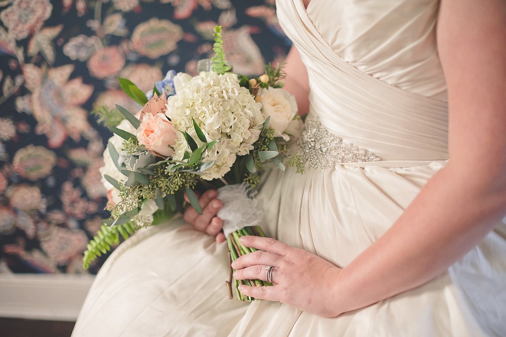 curvy brides, plus size brides 