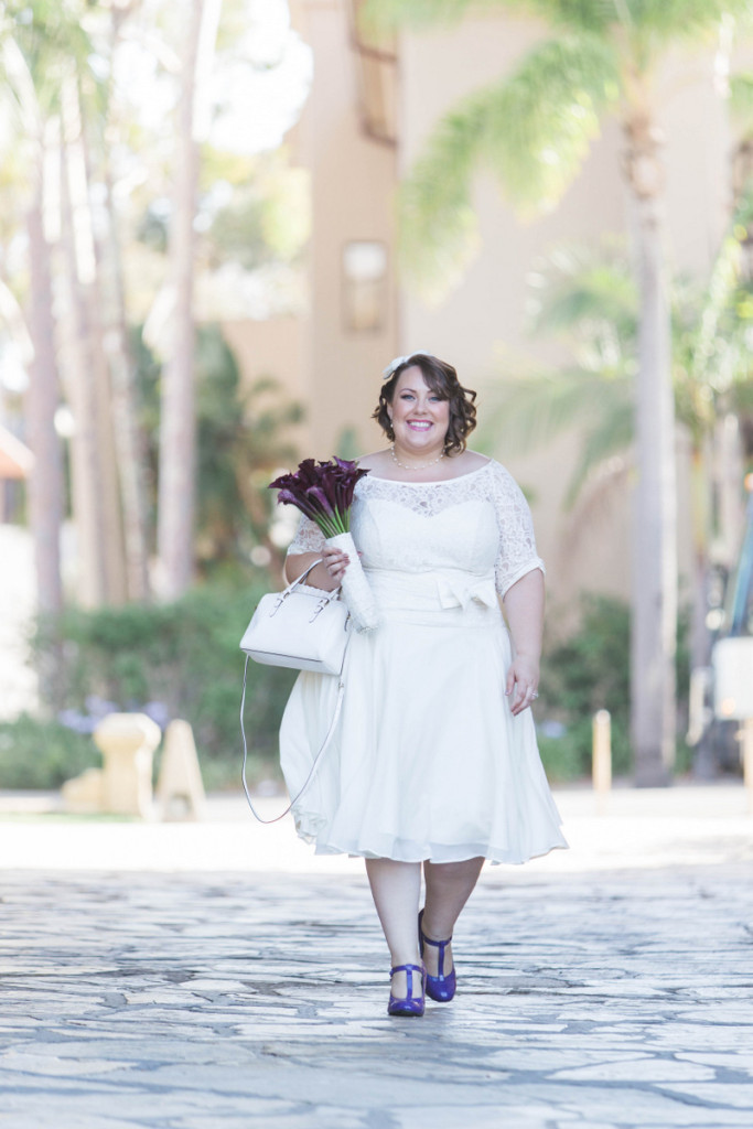 plus size bride in a modern vintage courthouse wedding 