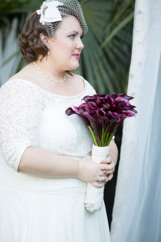 plus size bride in a modern vintage courthouse wedding 