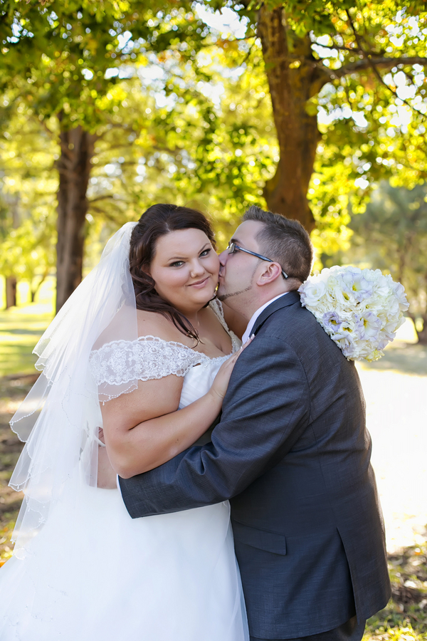 {Real Plus Size Wedding} Autumn Country Club Wedding in Australia | Captura Photography