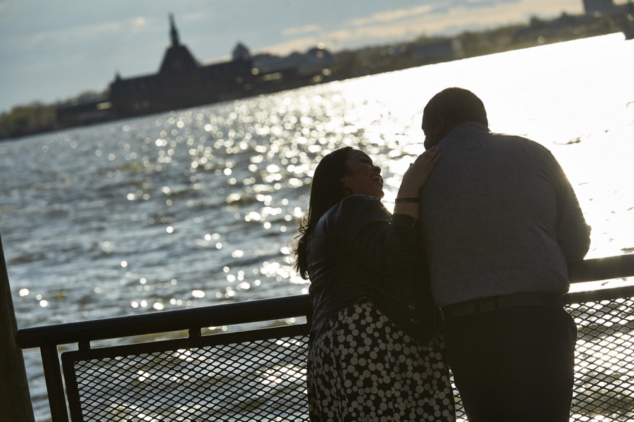 {Curvy Engagement} Battery Park Engagement | Pretty Pear Bride 