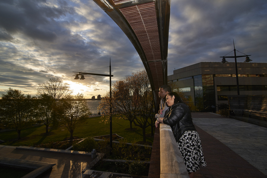 {Curvy Engagement} Battery Park Engagement | Pretty Pear Bride 