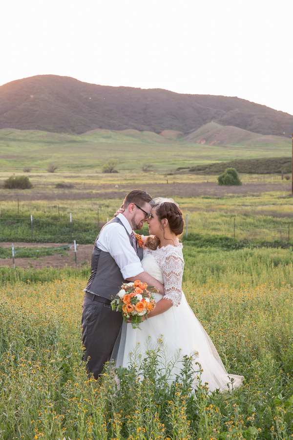 {REAL PLUS SIZE WEDDING} VINEYARD WEDDING IN CALIFORNIA WINE COUNTRY | JENNIFER DEMO PHOTOGRAPHY