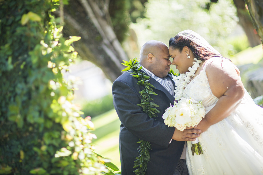 {Real Wedding} Symbolic Outdoor Wedding in Hawaii | Behind the Lens Maui