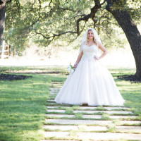 {Styled Shoot - Bridal Portraits} Elegant Vineyard meets Austin Country | Pink Light Images
