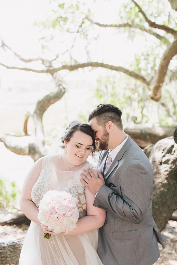 REAL WEDDING | Pastel DIY Wedding in South Carolina | Red Apple Tree Photography