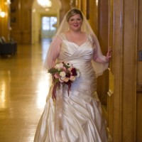 {Plus Size Real Wedding} Champagne and Blue Wedding at University of Illinois | Mark Romine Photography | Pretty Pear Bride