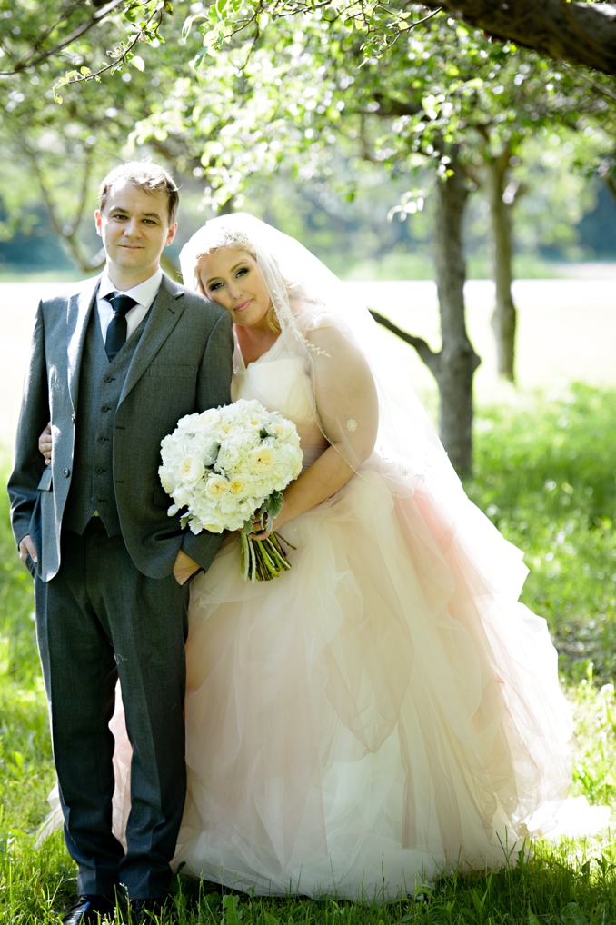 Real Plus Size Wedding Pretty in Pink Winery Wedding in Ontario | HRM