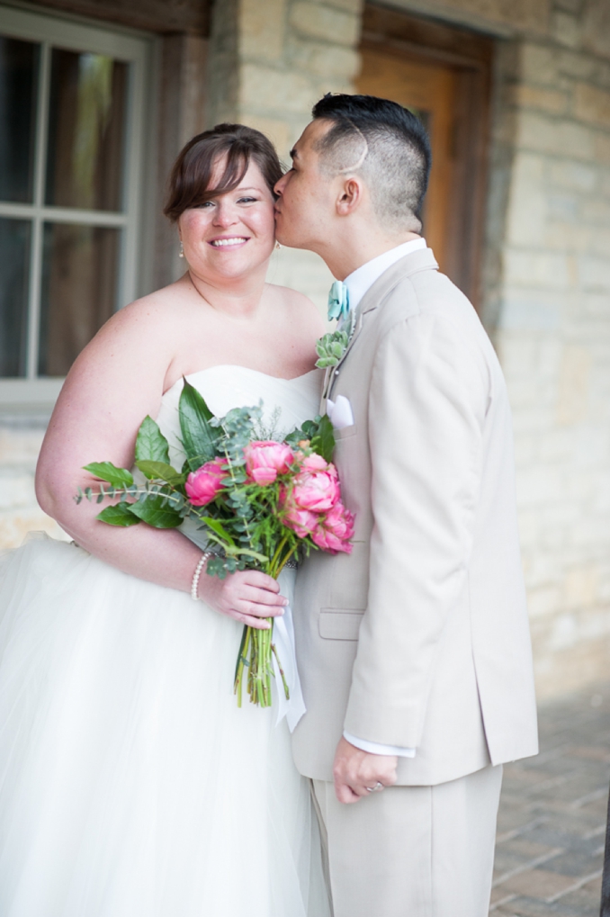 REAL WEDDING | Barn Beautiful Rustic Wedding in Ohio | Comfort Photography | Pretty Pear Bride