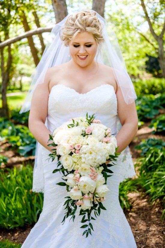 REAL WEDDING | Gray and Purple Elegant Wedding in Chicago | Lilly Photography | Pretty Pear Bride