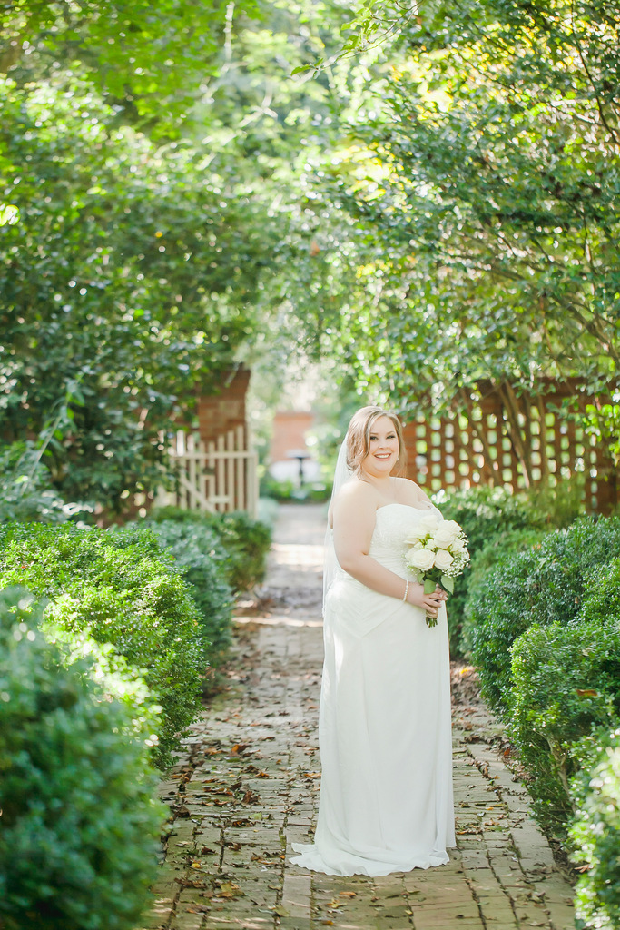 STYLED SHOOT | Wing Haven Gardens Bridal Portraits | Casey Hendrickson Photography | Pretty Pear Bride