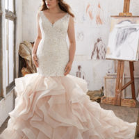 PLUS SIZE DRESS OF THE WEEK | Mildred Wedding Dress | Mori Lee - Julietta Collection | Pretty Pear Bride