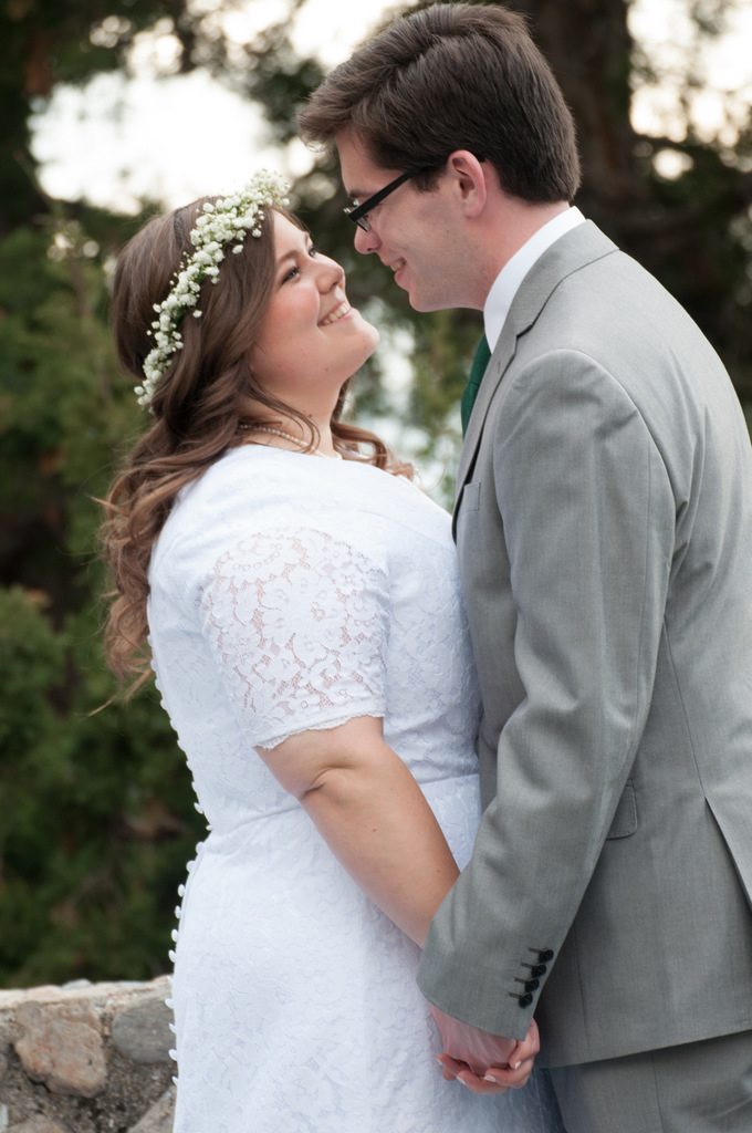 STYLED SHOOT | FIRST LOOK BRIDAL SESSION IN UTAH | Erin Langford Photography | Pretty Pear Bride