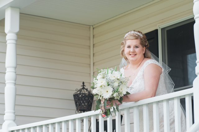 REAL WEDDING | RUSTIC CHIC SOUTHERN MARYLAND WEDDING | LOVE CHARM PHOTOGRAPHY | PRETTY PEAR BRIDE