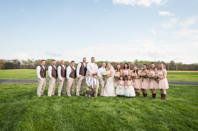 REAL WEDDING | RUSTIC CHIC SOUTHERN MARYLAND WEDDING | LOVE CHARM PHOTOGRAPHY | PRETTY PEAR BRIDE