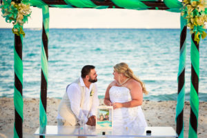 REAL WEDDING | Sweet and Summery Caribbean Wedding | PlayaWeddings: Photo, Video, Super 8 Film | Pretty Pear Bride