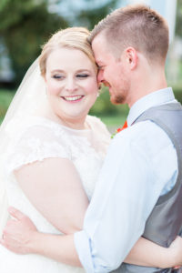 REAL WEDDING | Orange + Blue Wedding in Virginia | Bethanne Arthur Photography | Pretty Pear Bride