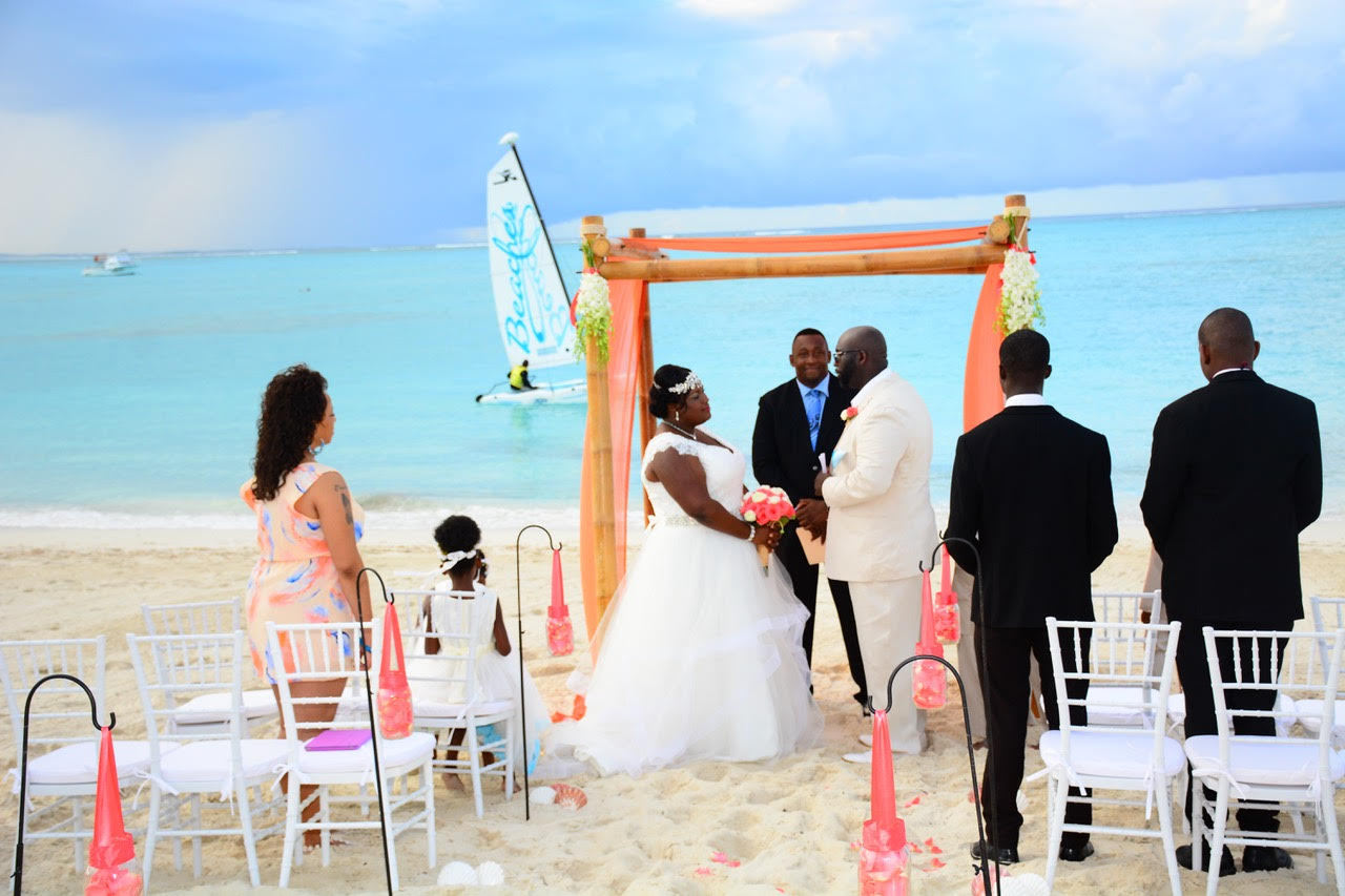 CELEBRITY REAL WEDDING | Caribbean Vow Renewal of "Growing Up McGhee" | Beaches Turks & Caicos Resort Villages Photography | Pretty Pear Bride