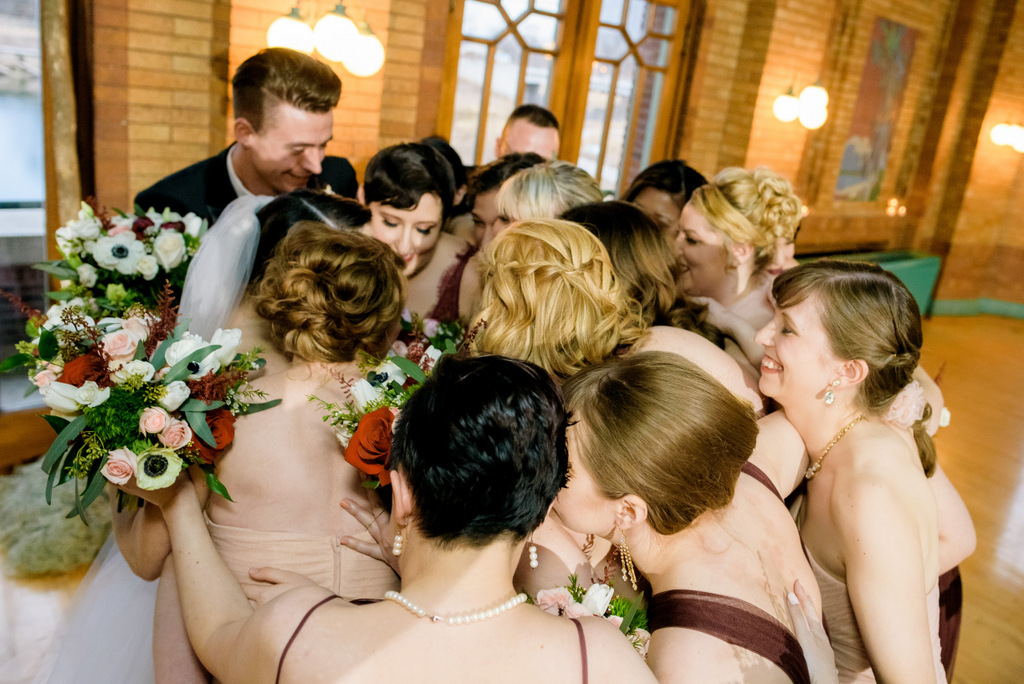 REAL WEDDING | Glam meets Vintage Chicago Wedding | J Brown Photography | Pretty Pear Bride