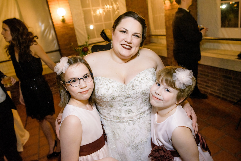 REAL WEDDING | Glam meets Vintage Chicago Wedding | J Brown Photography | Pretty Pear Bride
