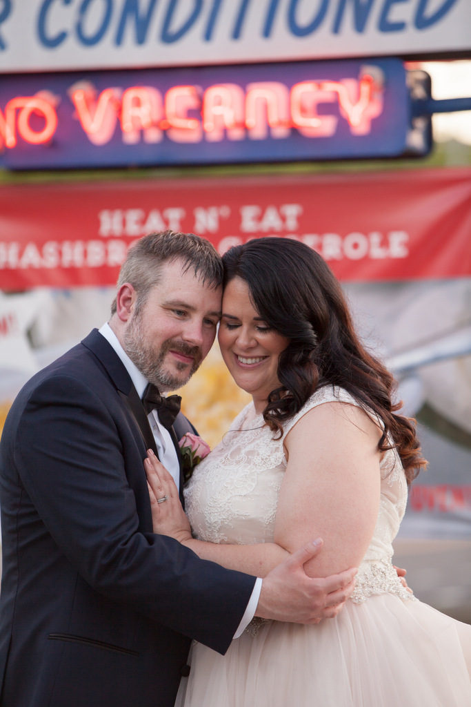 REAL WEDDING | Romantic Country Wedding in Nashville | Jon Reindl Photography | Pretty Pear Bride