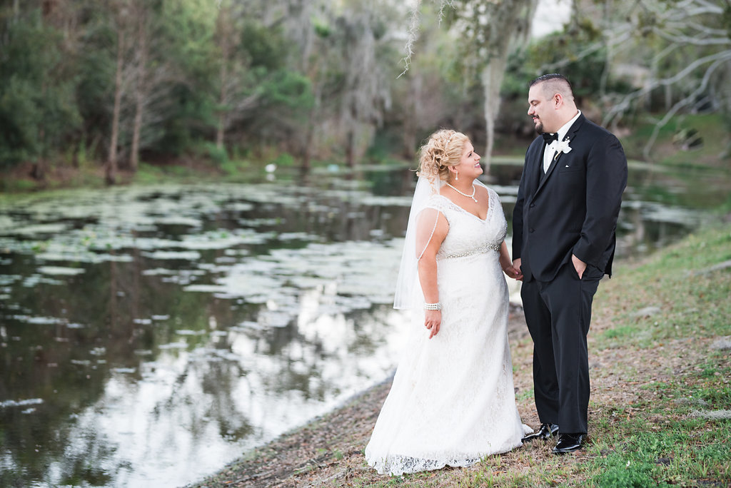 REAL WEDDING | Blush and Gold Vintage Theatre Themed Florida Wedding | Candice Wright Photography | Pretty Pear Bride