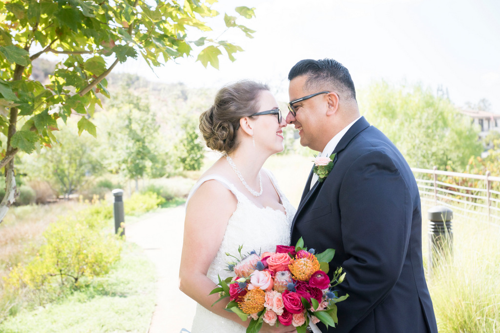 REAL WEDDING | Colorful and Vibrant California Wedding | Peterson Design & Photography | Pretty Pear Bride