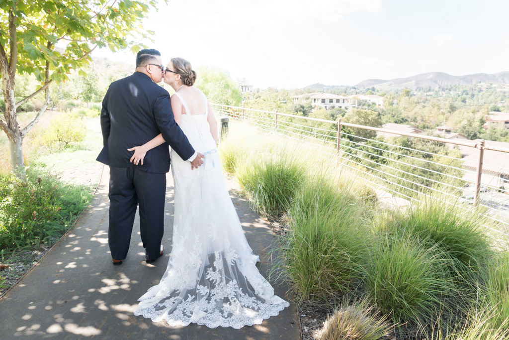 REAL WEDDING | Colorful and Vibrant California Wedding | Peterson Design & Photography | Pretty Pear Bride