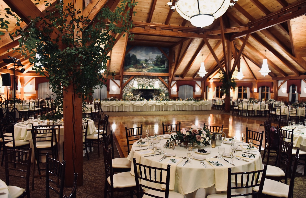 REAL WEDDING | Romantic Secret Garden Meets Rustic Lodge in Massachusetts | Keith Berry | Pretty Pear Bride
