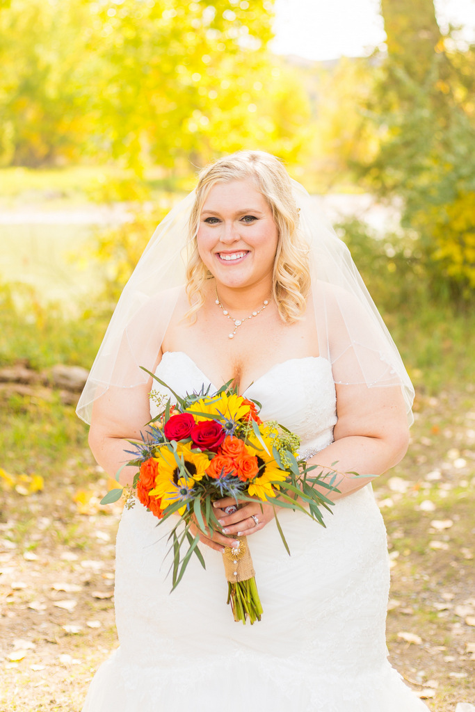 plus size bride, fall wedding, rustic wedding, sunflower wedding