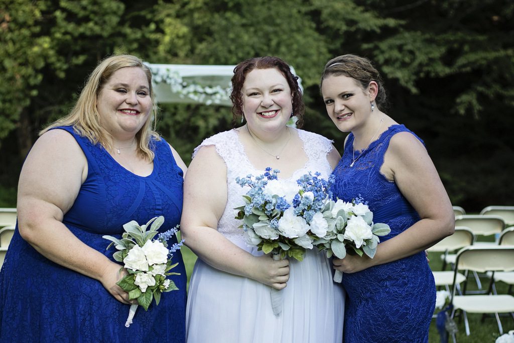 REAL WEDDING | Outdoors Ohio Wedding | Carrie Over Photography | Pretty Pear Bride