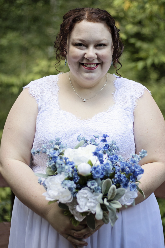 REAL WEDDING | Outdoors Ohio Wedding | Carrie Over Photography | Pretty Pear Bride