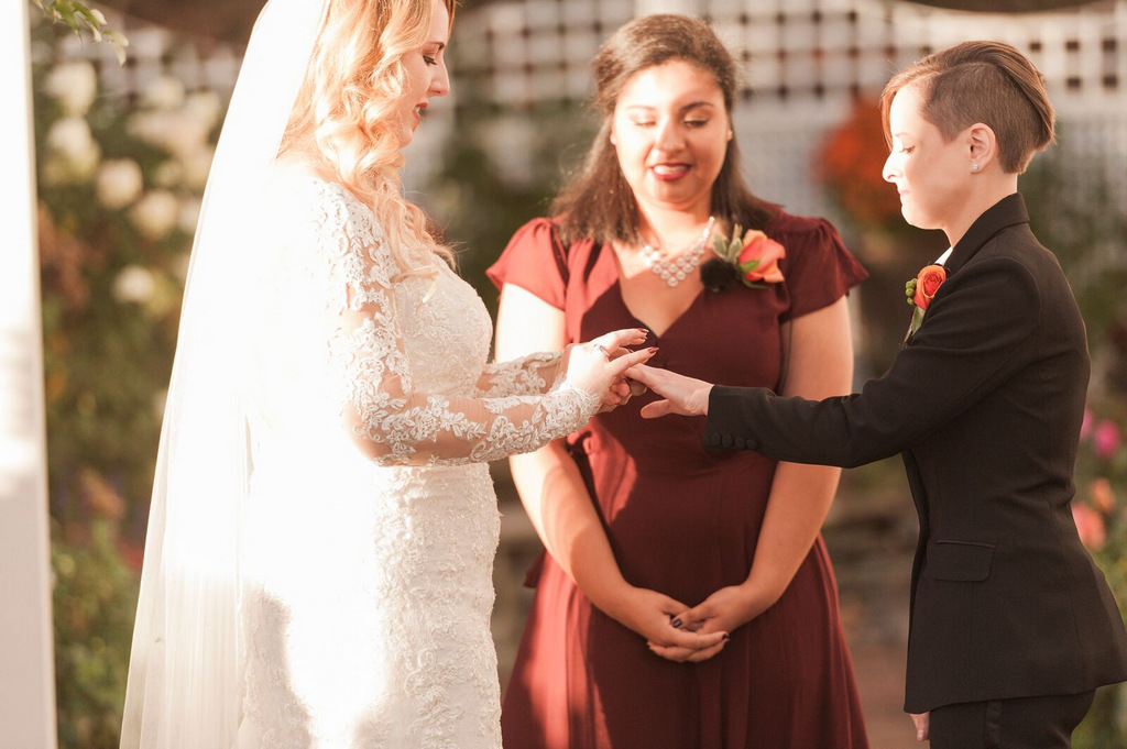 REAL WEDDING | Hints of Fall Massachusetts Wedding | Lightshed Photography Studio | Pretty Pear Bride