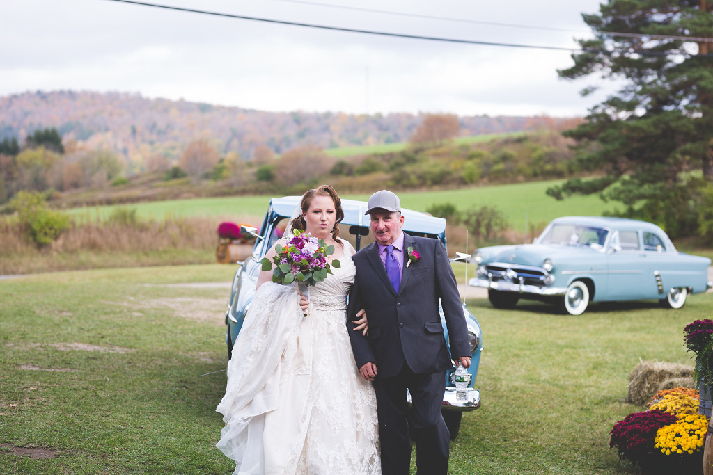 REAL WEDDING | Rustic and Vintage New York Wedding | Jay Zhang Photography | Pretty Pear Bride