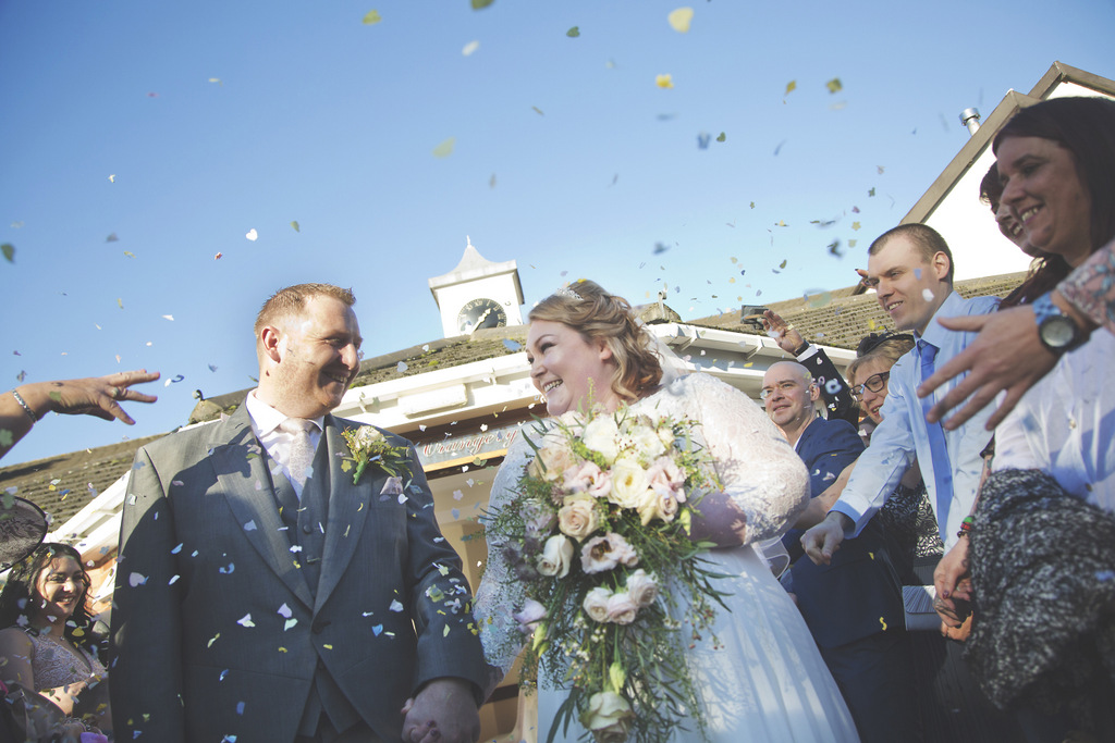 REAL WEDDING | Romantic England Wedding Breakfast | Sam Sanders Photography | Pretty Pear Bride